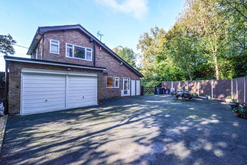 4 bedroom detached house for sale in Manor Road, Madeley, Crewe, CW3