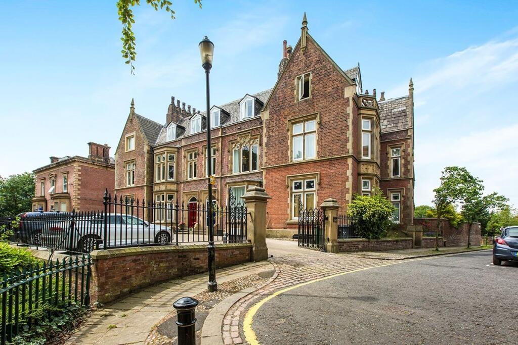 Main image of property: East Cliff Gardens, Preston, Lancashire, PR1