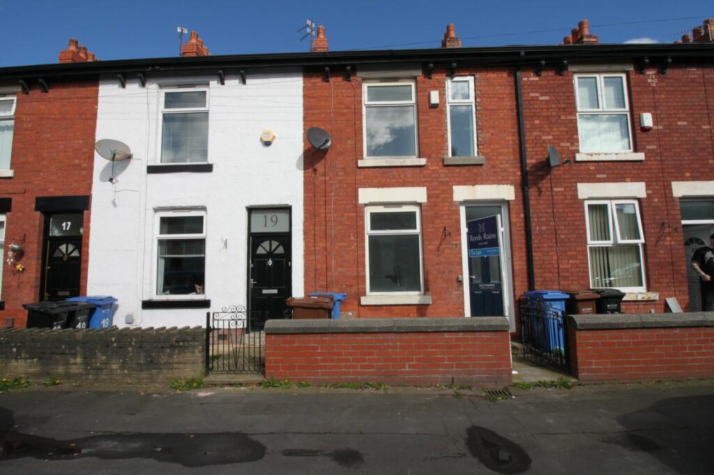 3 bedroom terraced house for rent in Lingard Street, Stockport, Greater Manchester, SK5