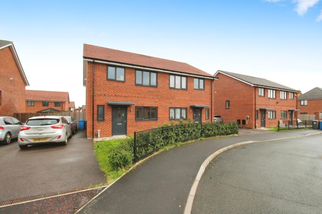 Main image of property: Weaving Way, Manchester, Greater Manchester, M18