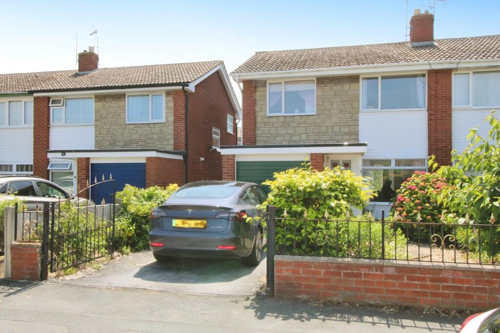 Main image of property: Rhodfa Maen Gwyn, Rhyl, Denbighshire, LL18