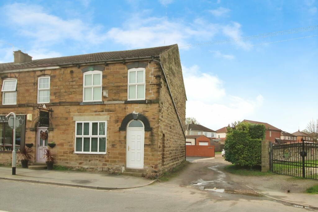 3 bedroom end of terrace house for rent in Leadwell Lane, Robin Hood, Wakefield, West Yorkshire, WF3