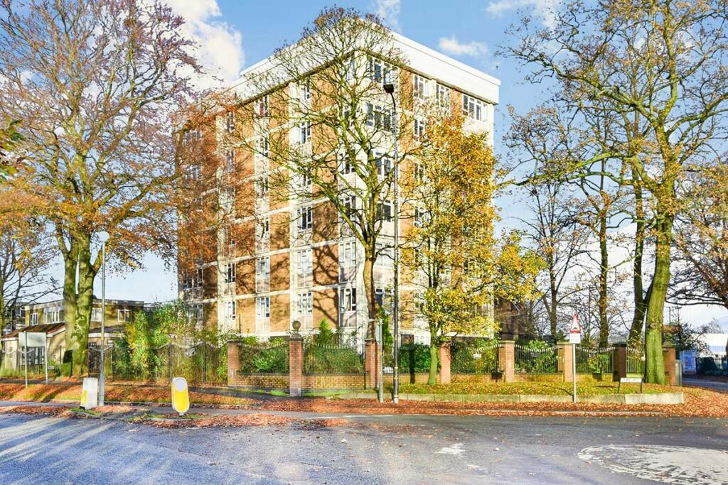 Main image of property: Manor Avenue, Sale, Greater Manchester, M33