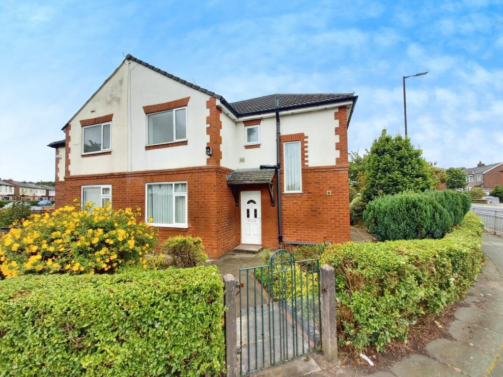 Main image of property: Davyhulme Road, Stretford, Manchester, M32