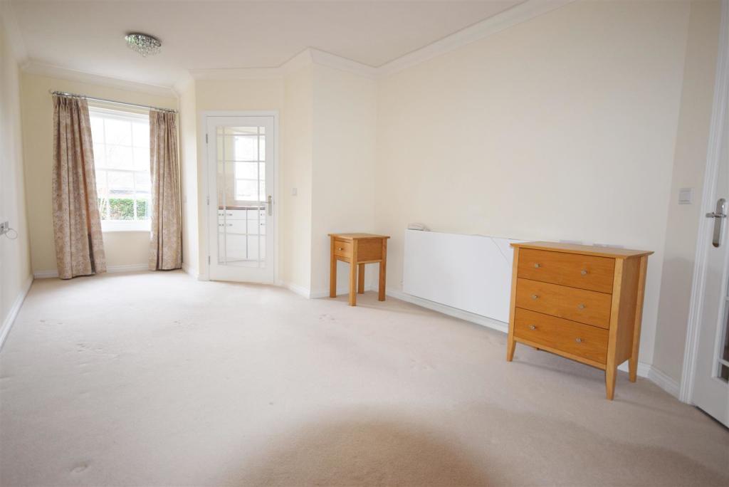 1 bedroom retirement property for sale in Longbridge, Farnham, GU9