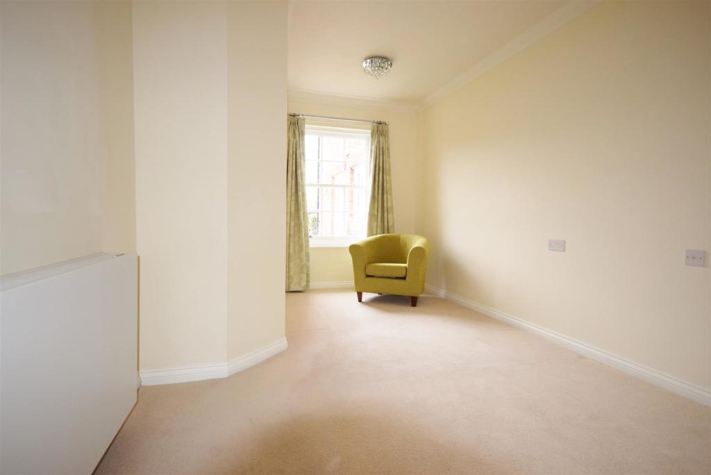 1 bedroom retirement property for sale in Longbridge, Farnham, GU9