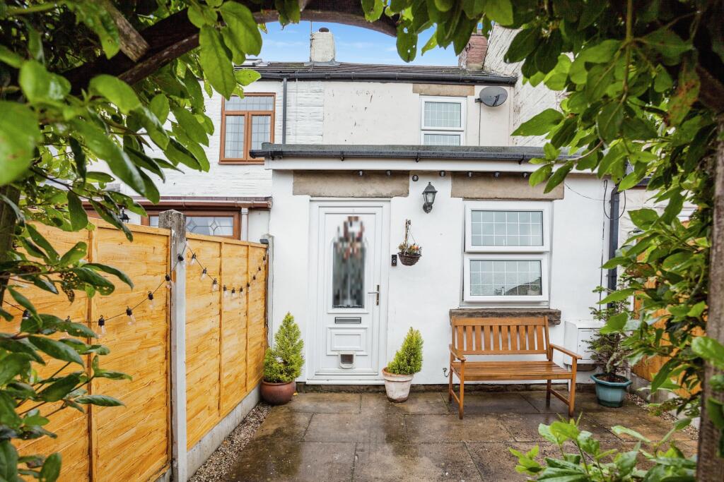 Main image of property: Elsicker Lane, Warmfield, Wakefield, West Yorkshire, WF1