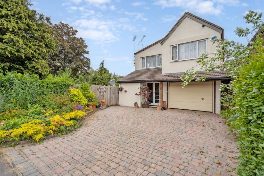 Main image of property: Croft Road, Chalfont St Peter, Gerrards Cross, SL9