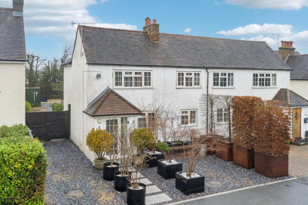 Main image of property: Layters Avenue, Chalfont St Peter, Gerrards Cross, SL9