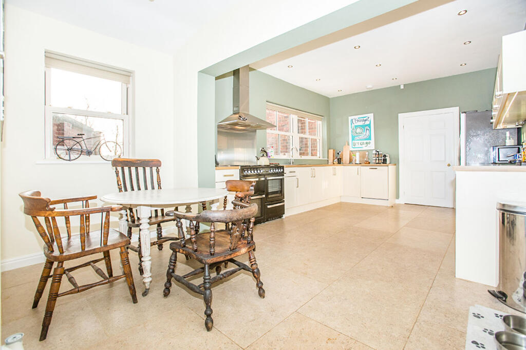 Main image of property: Knavesmire Crescent, York, YO23