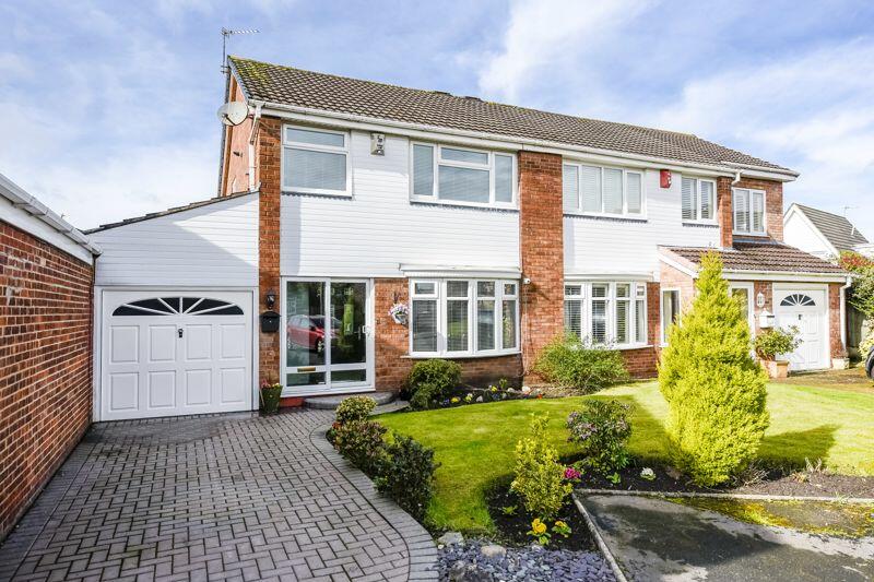 3 bedroom semidetached house for sale in Green Park Drive, Maghull, L31