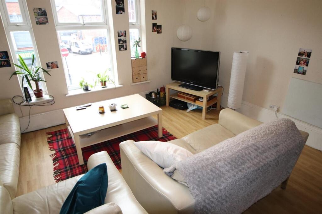 Main image of property: £135pppw, Wilmslow Road, Withington