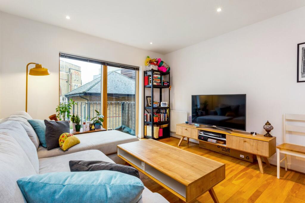 2 bedroom apartment for rent in Dalston Lane, London, E8