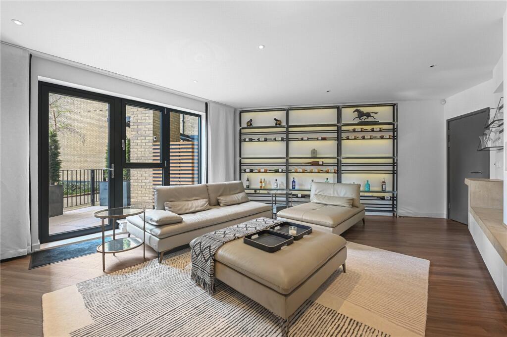 Main image of property: Goldsmiths Row, London, E2