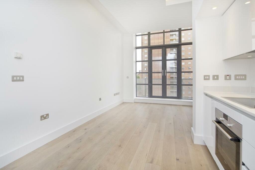 2 bedroom apartment for rent in Chatham Place London E9