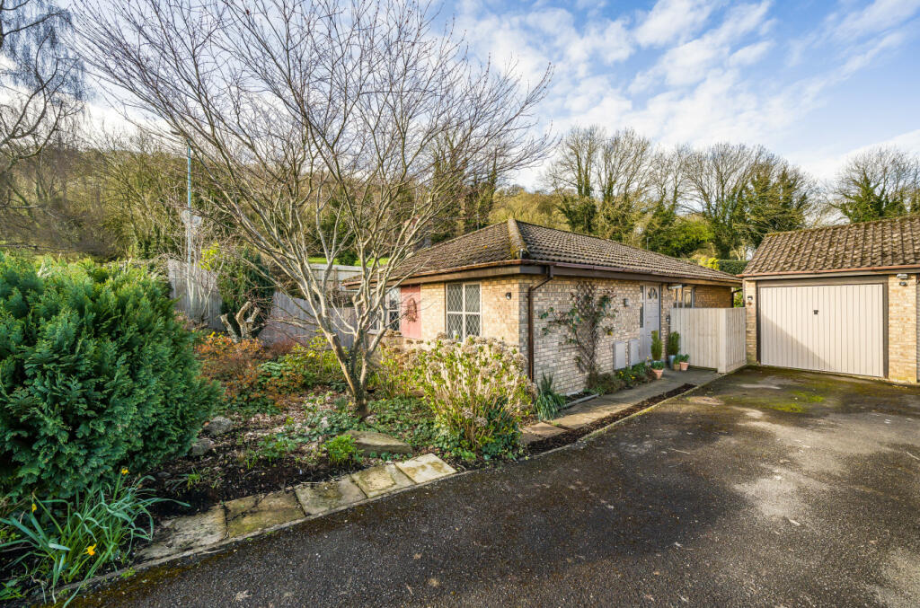 3 bedroom bungalow for sale in Lambsdowne, Dursley, Gloucestershire, GL11