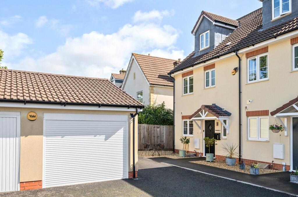 Main image of property: Broad Lane, Yate, Bristol, Gloucestershire, BS37