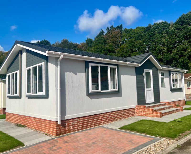 2 bedroom park home for sale in Water End Park, Basingstoke, RG24