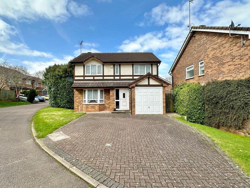 4 bedroom detached house for sale in Powys Grove, Banbury, OX16