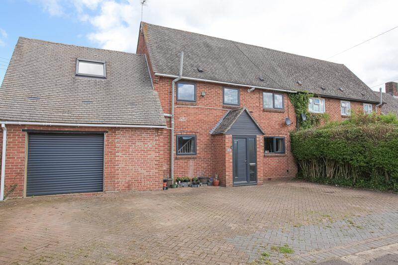 3 bedroom semidetached house for sale in The Rise, Twyford, Adderbury