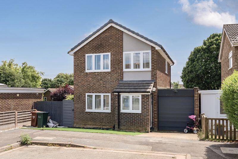 Main image of property: Dunlin Court, Banbury
