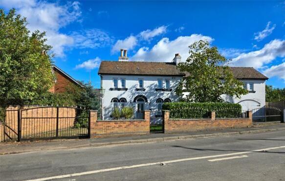 Main image of property: 79 Meadow Lane, Long Eaton, Nottingham NG10 2FP