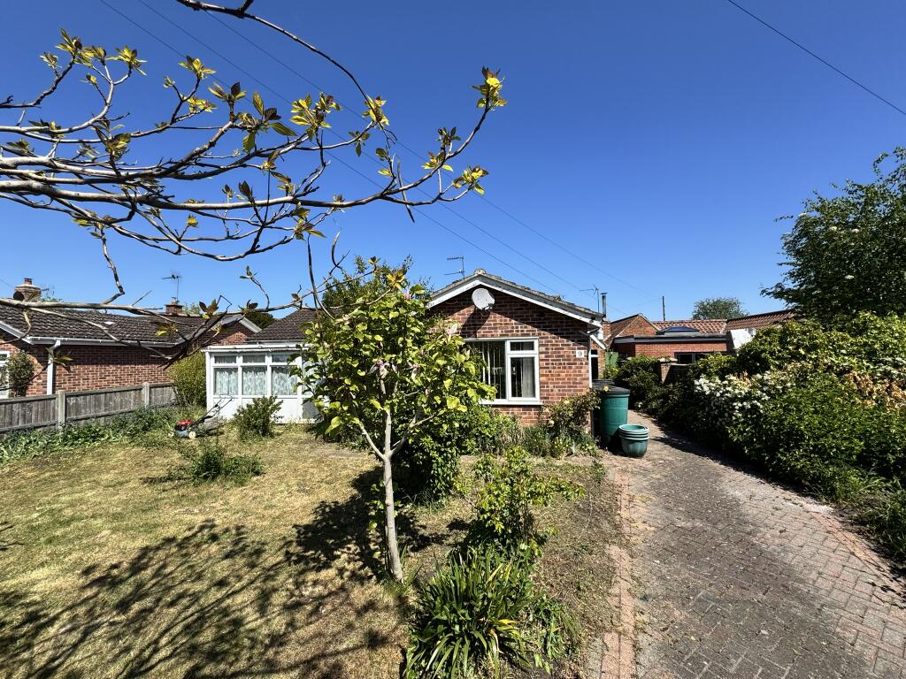 Main image of property: 9 Woodland Drive, Kirby Cane, Bungay, Suffolk NR35 2PT