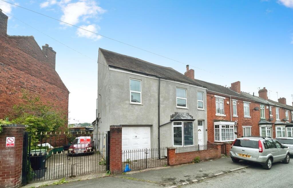 Main image of property: 126 Park Road, Netherton, Dudley DY2 9DD