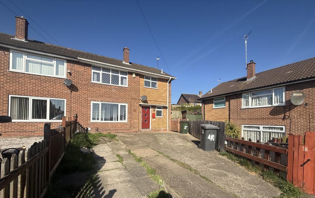 Main image of property: 41 Roundwood Road, Arnold, Nottingham NG5 6GB