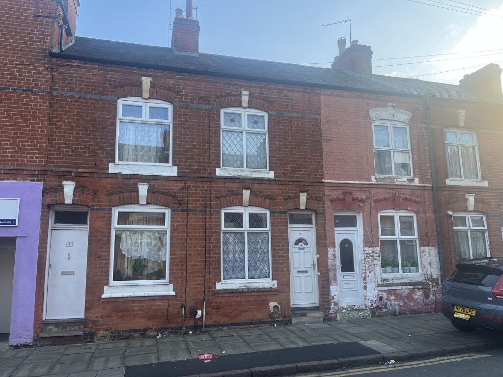 Main image of property: 4 Roslyn Street, Leicester, Leicestershire LE2 1BS