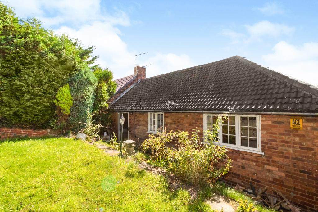 2 bedroom bungalow for sale in 10 Cedar Street, Hollingwood