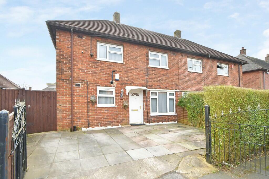 3 bedroom semi-detached house for sale in Linwood Way, Tunstall, Stoke-on-Trent, ST6