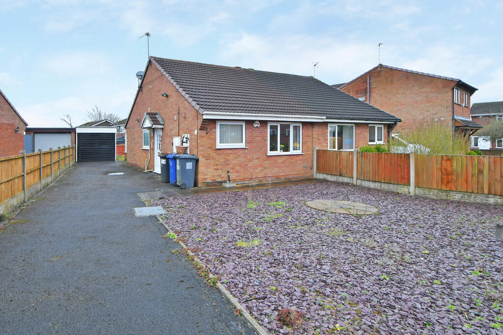 2 bedroom semidetached bungalow for sale in Tawney Close, Whitehill