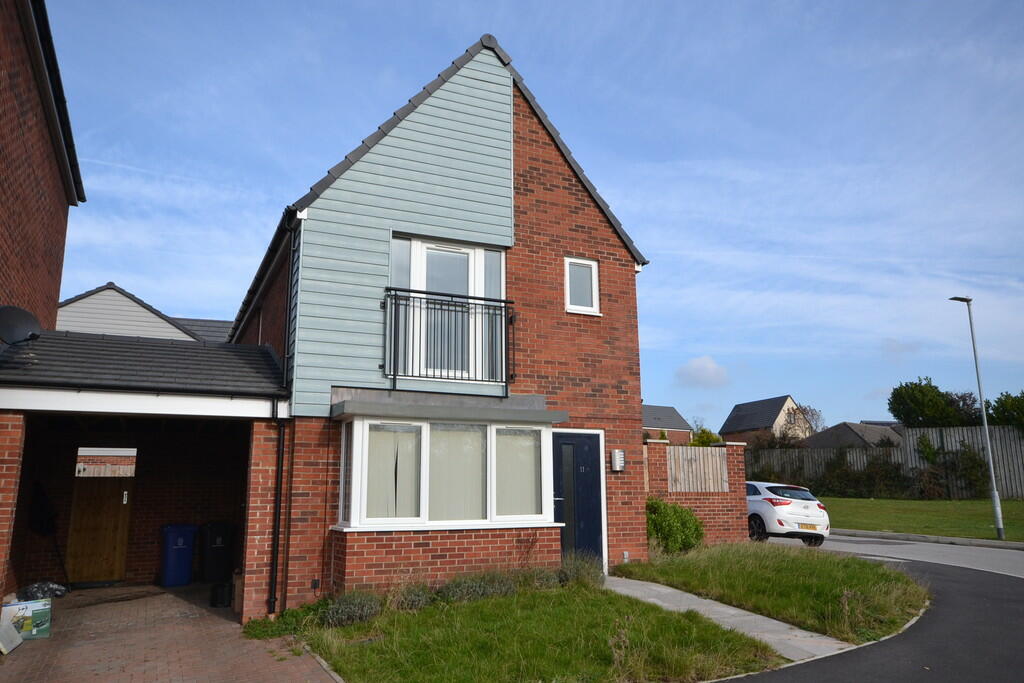 3 bedroom detached house for rent in Richard Dawson Drive, Bucknall, ST2