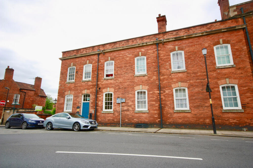 Main image of property: 24a Eastgate, Lincoln, Lincolnshire, LN2