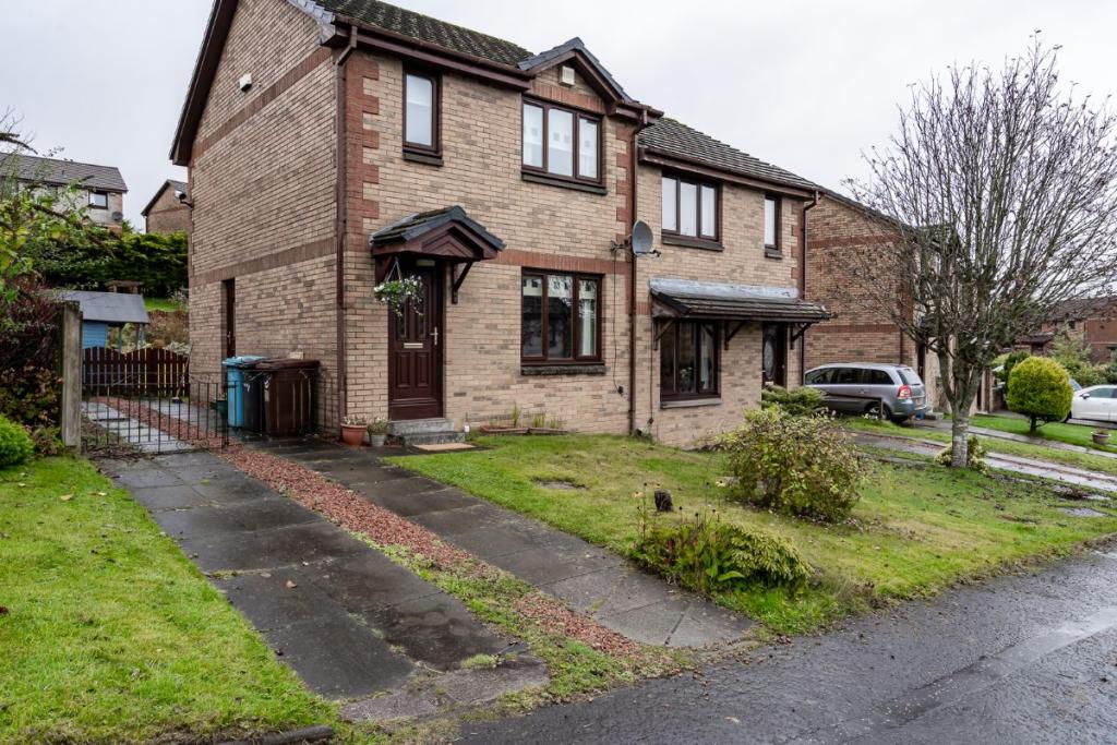 3 bedroom semidetached house for sale in 24 Lansdowne Drive