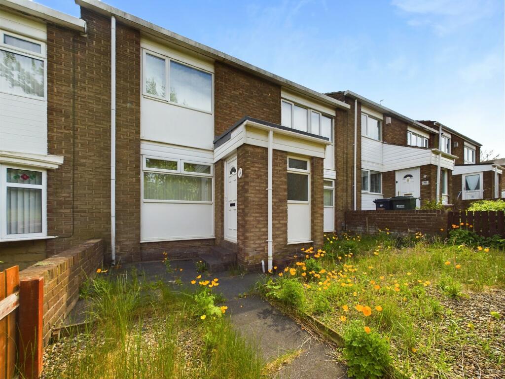 3 bedroom terraced house for sale in Woodburn, Leam Lane, NE10