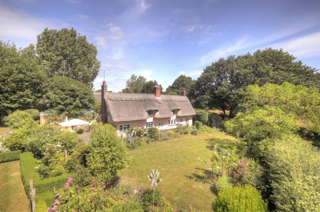 Main image of property: Mole Hill Green, Felsted, Essex, CM6