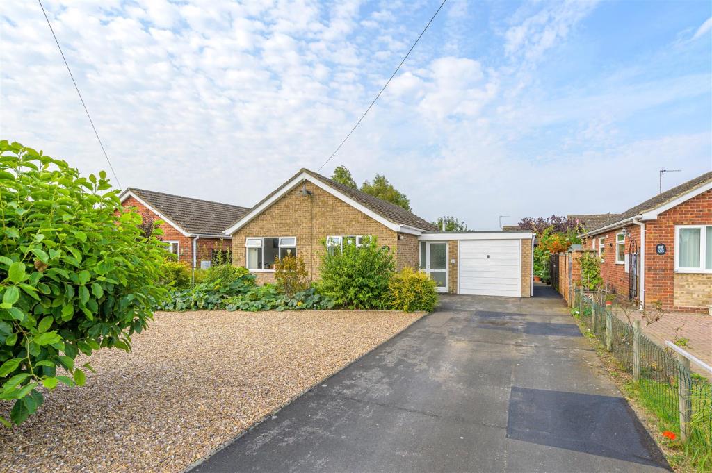 3 bedroom detached bungalow for sale in Elmhirst Road, Horncastle, LN9