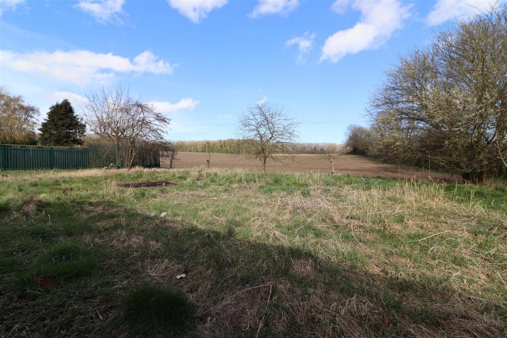 5 bedroom detached bungalow for sale in Temple Close, Welton, HU15