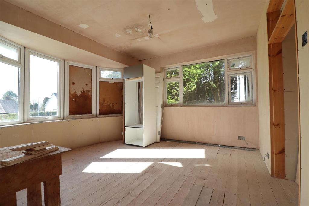 5 bedroom detached bungalow for sale in Temple Close, Welton, HU15