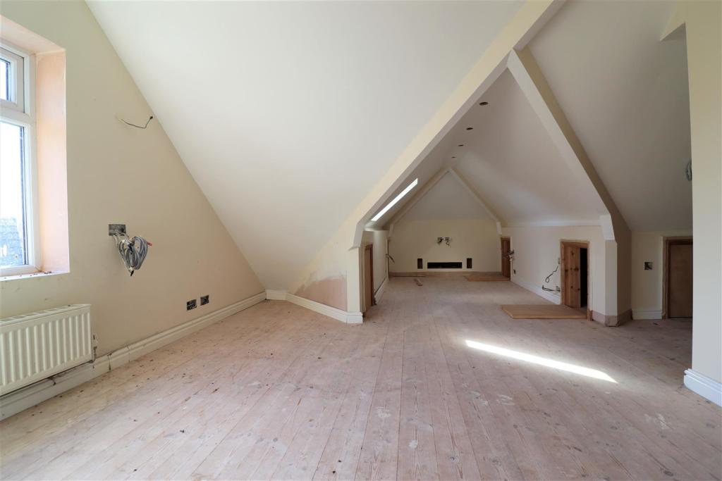 5 bedroom detached bungalow for sale in Temple Close, Welton, HU15