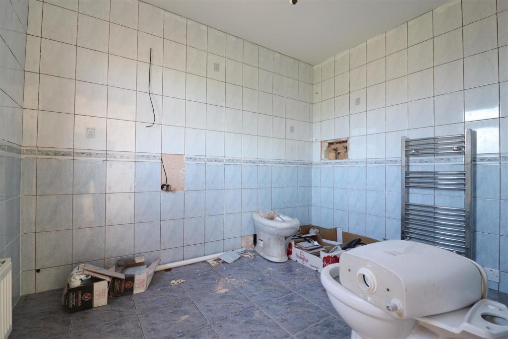 5 bedroom detached bungalow for sale in Temple Close, Welton, HU15