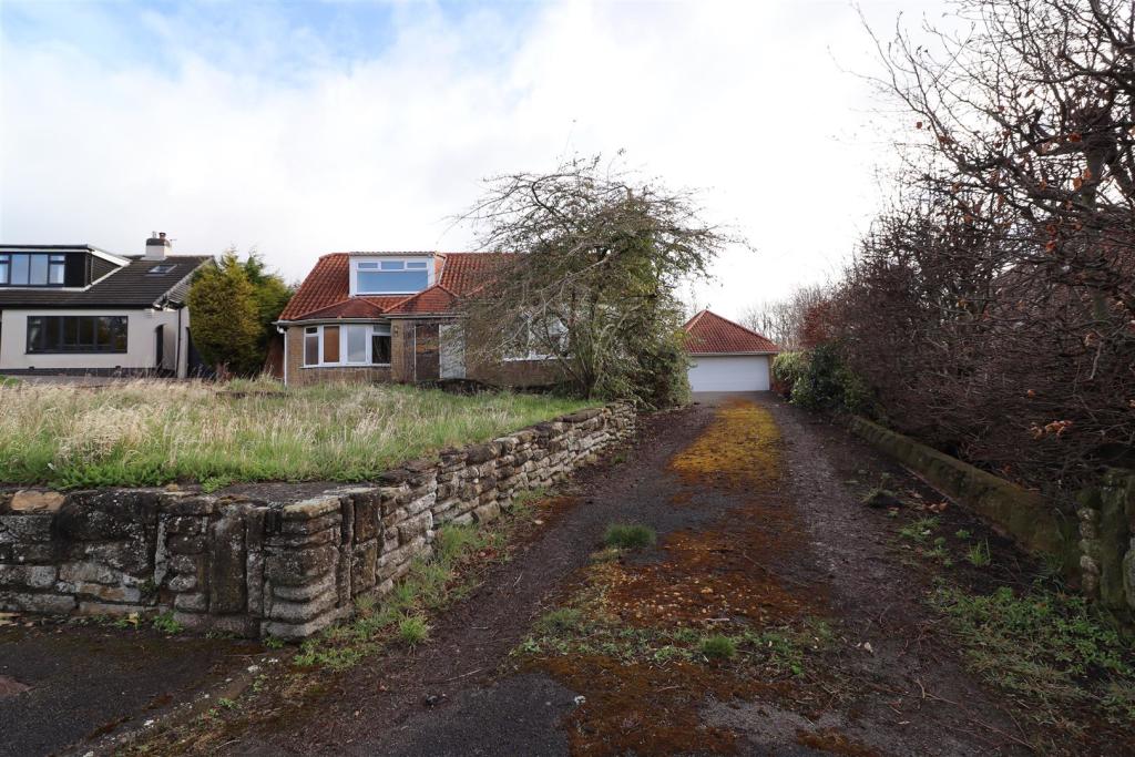 5 bedroom detached bungalow for sale in Temple Close, Welton, HU15