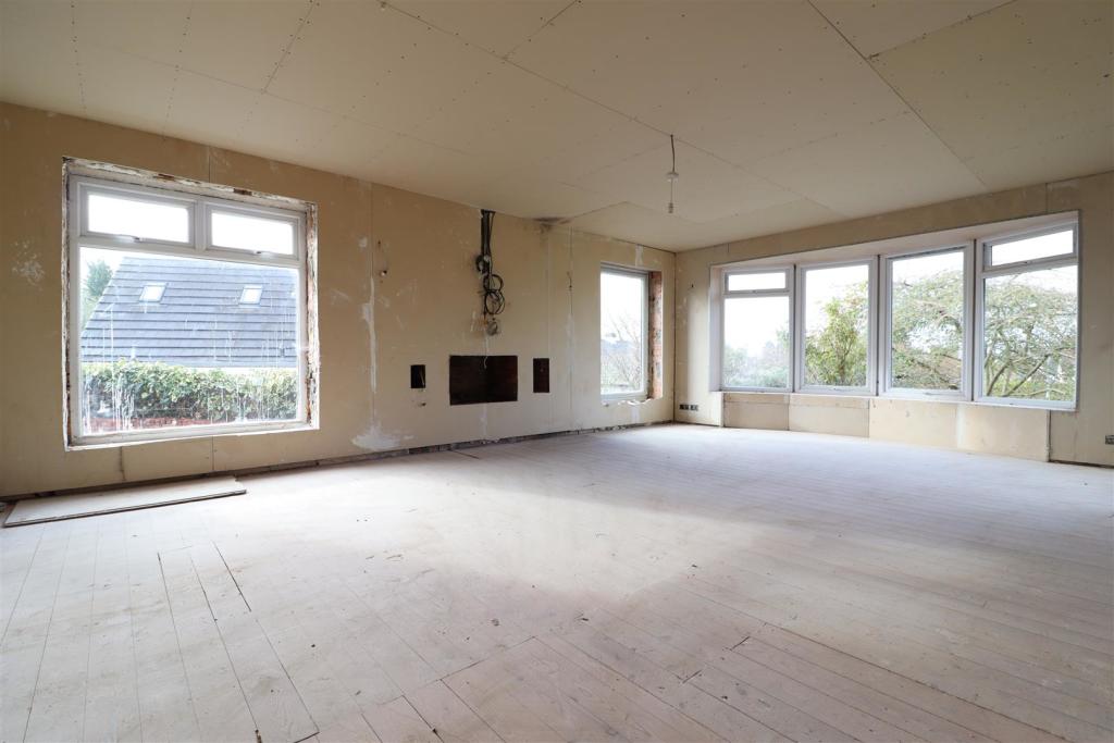 5 bedroom detached bungalow for sale in Temple Close, Welton, HU15