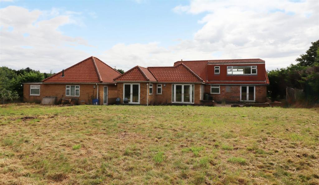 5 bedroom detached bungalow for sale in Temple Close, Welton, HU15