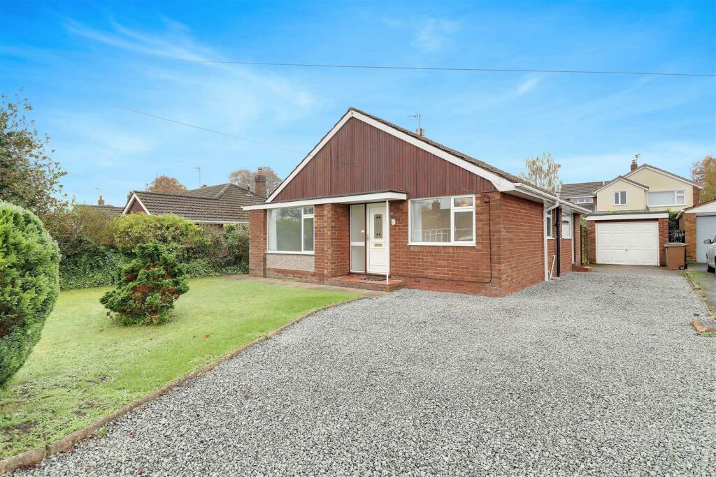 3 bedroom detached bungalow for sale in Hunter Road, Elloughton, HU15