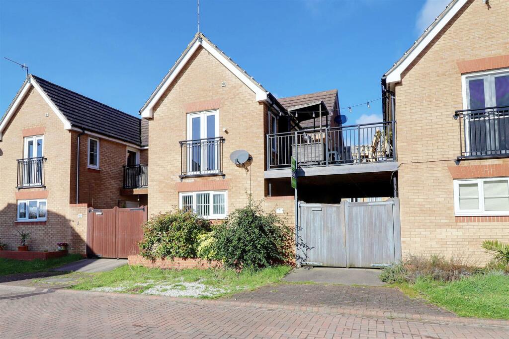 1 bedroom semidetached house for sale in Liberty Park, Brough, HU15