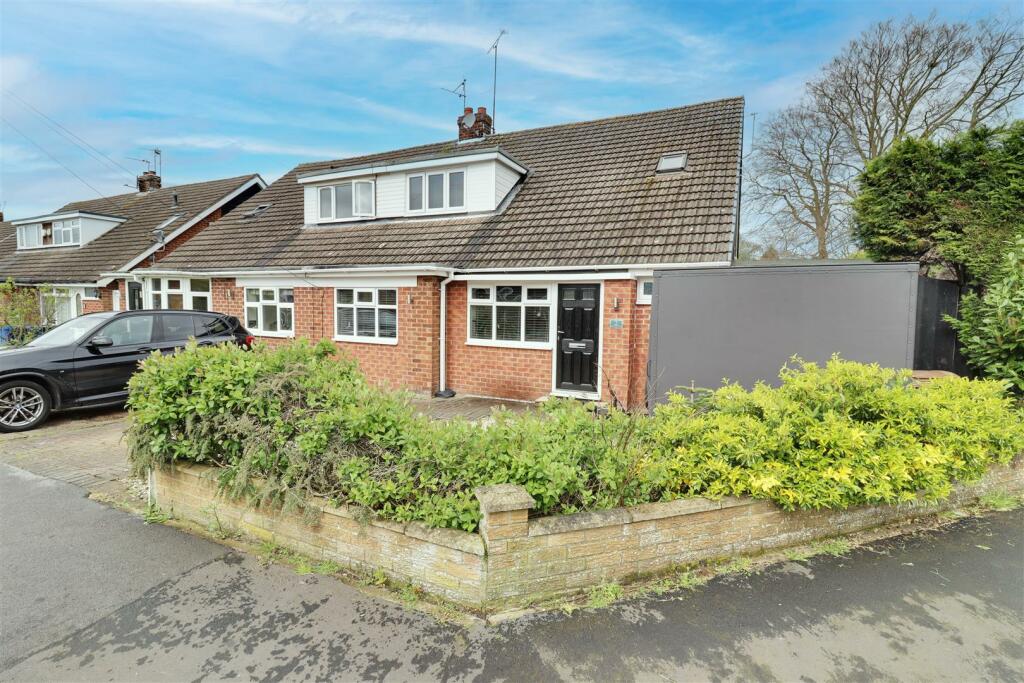 3 bedroom semidetached bungalow for sale in The Crescent, Welton, HU15