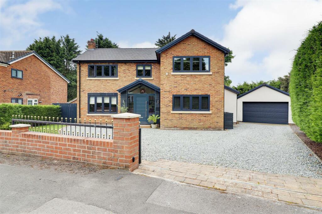 4 bedroom detached house for sale in West Leys Park, Swanland, HU14